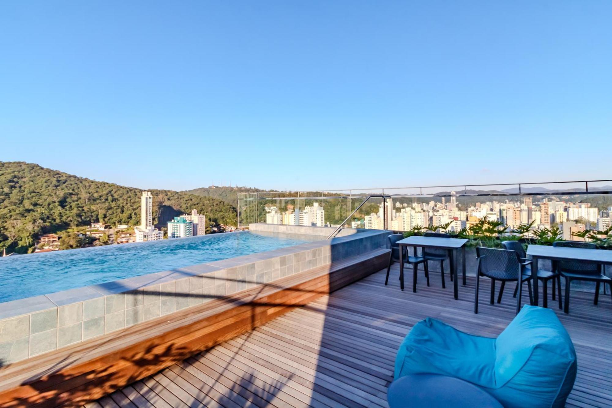 Loft Novo Todo Mobiliado Com Wifi Piscina E Proximo A Oktober Apartment Blumenau Exterior foto