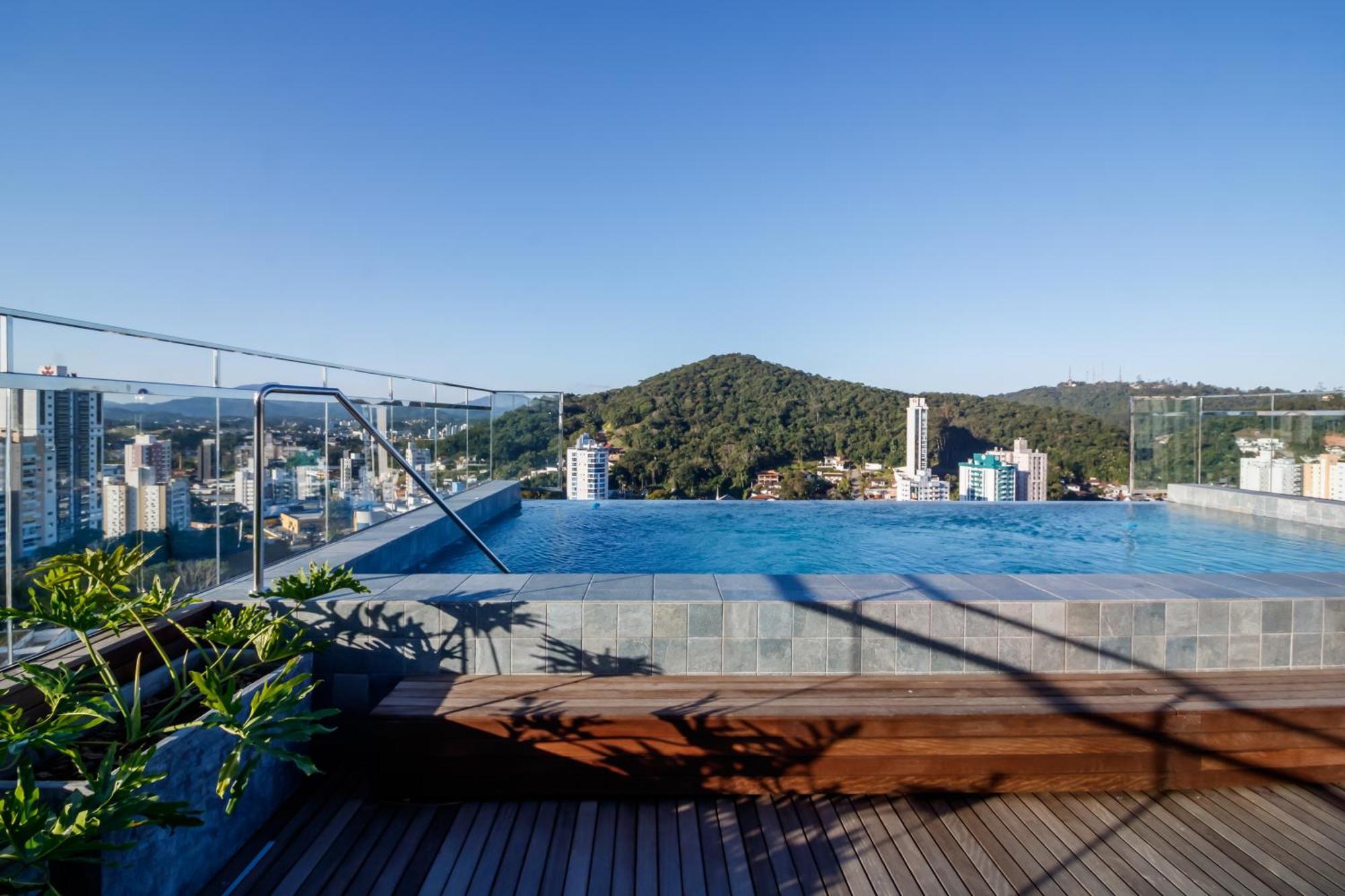 Loft Novo Todo Mobiliado Com Wifi Piscina E Proximo A Oktober Apartment Blumenau Exterior foto